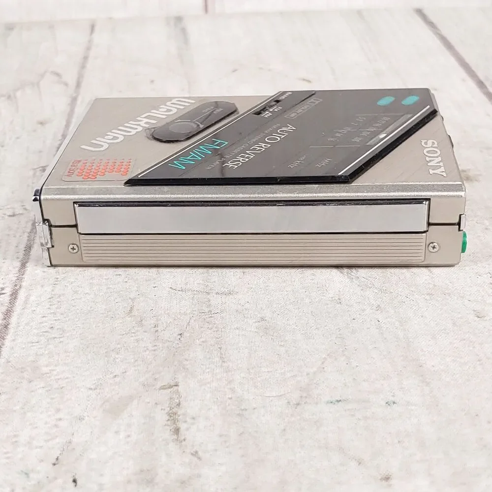 FOR PARTS Vintage Sony WM-F100 Walkman FM AM Stereo Cassette Player Auto Reverse